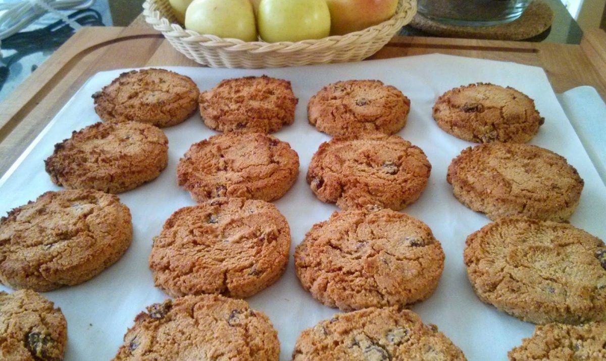 Almond Raisin Cookies